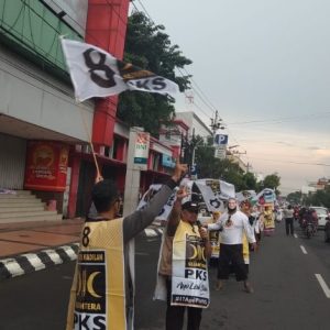 Pengguna Jalan Sambut Hangat Aksi Flashmob PKS Semarang