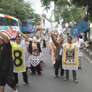Punokawan Hingga “Bumblebee” Semarakkan Flasmob Akbar PKS Kota Semarang