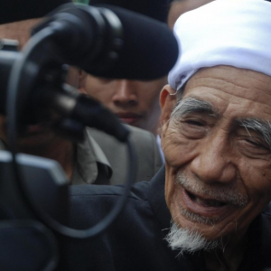 KH Maimoen Wafat, Habib Salim Sebut Umat Kehilangan Ulama Kharismatik