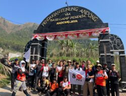 Mempererat Ukhuwah dan Menguatkan Fisik, DPC PKS Banyumanik Gelar UPA dan Olahraga Bersama TekTok Gunung Andong